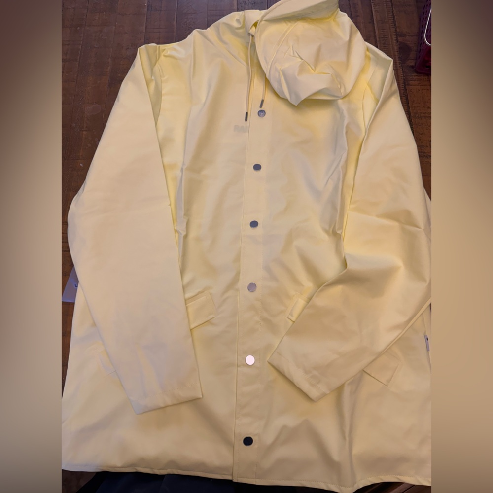 Rains Straw Yellow Hooded Raincoat Size L NWT